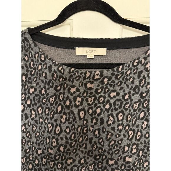 LOFT Leopard Print Top Womens M Gray Short Sleeve Ponte Knit Thick Crewneck - Picture 4 of 9